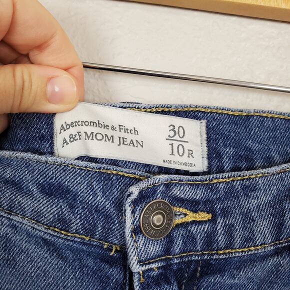 Abercrombie Fitch Jeans‎ Womens Mom Size 30 / 10 Cut Off Distressed Straight Leg - Picture 3 of 11